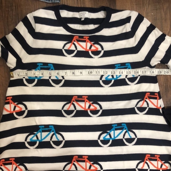 Crown & Ivy sweater with bicycles - Picture 8 of 10